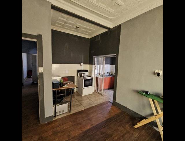 2 BEDROOM HOUSE FOR SALE IN KENILWORTH